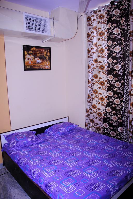 Meru Palace Guest House And Restaurant Tonk Ngoại thất bức ảnh