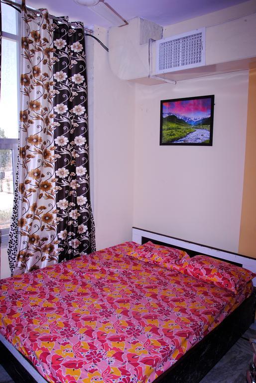 Meru Palace Guest House And Restaurant Tonk Ngoại thất bức ảnh